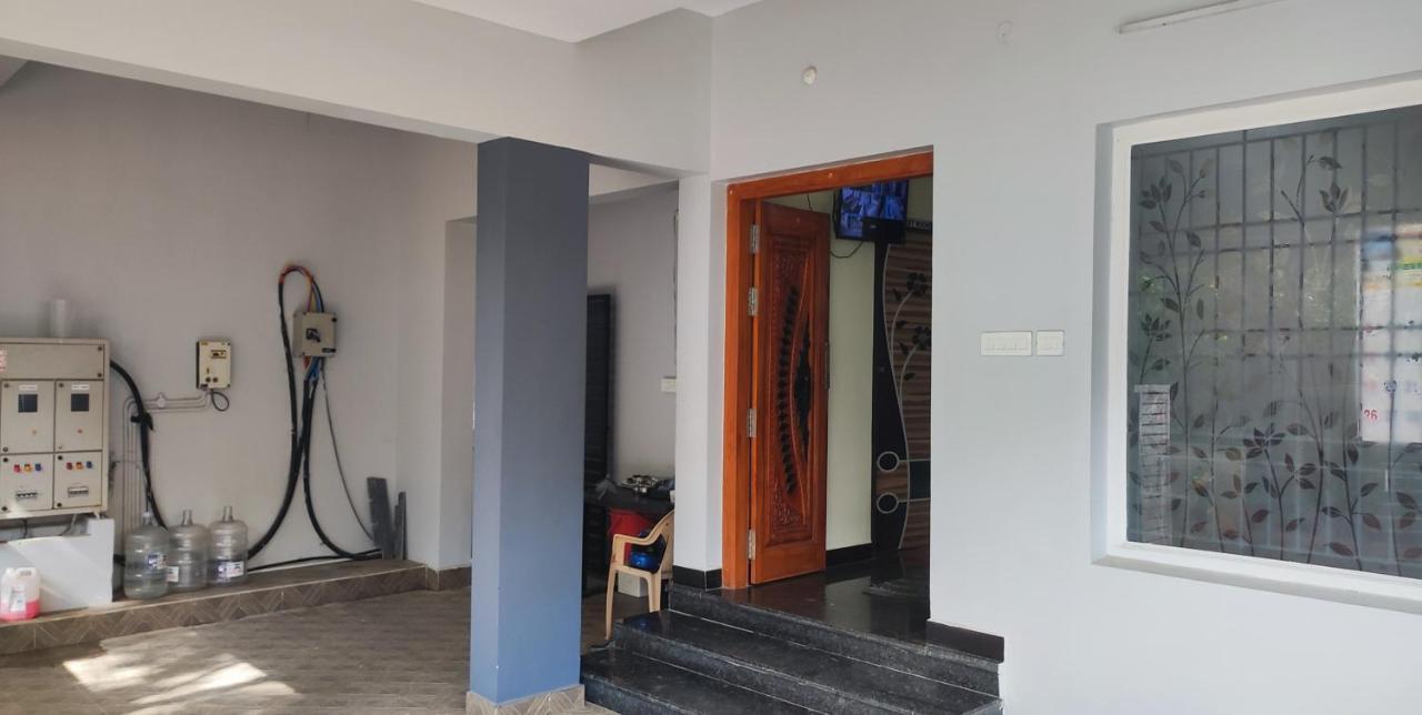 Pph Living Lakshmi Palace Tallākulam Dış mekan fotoğraf