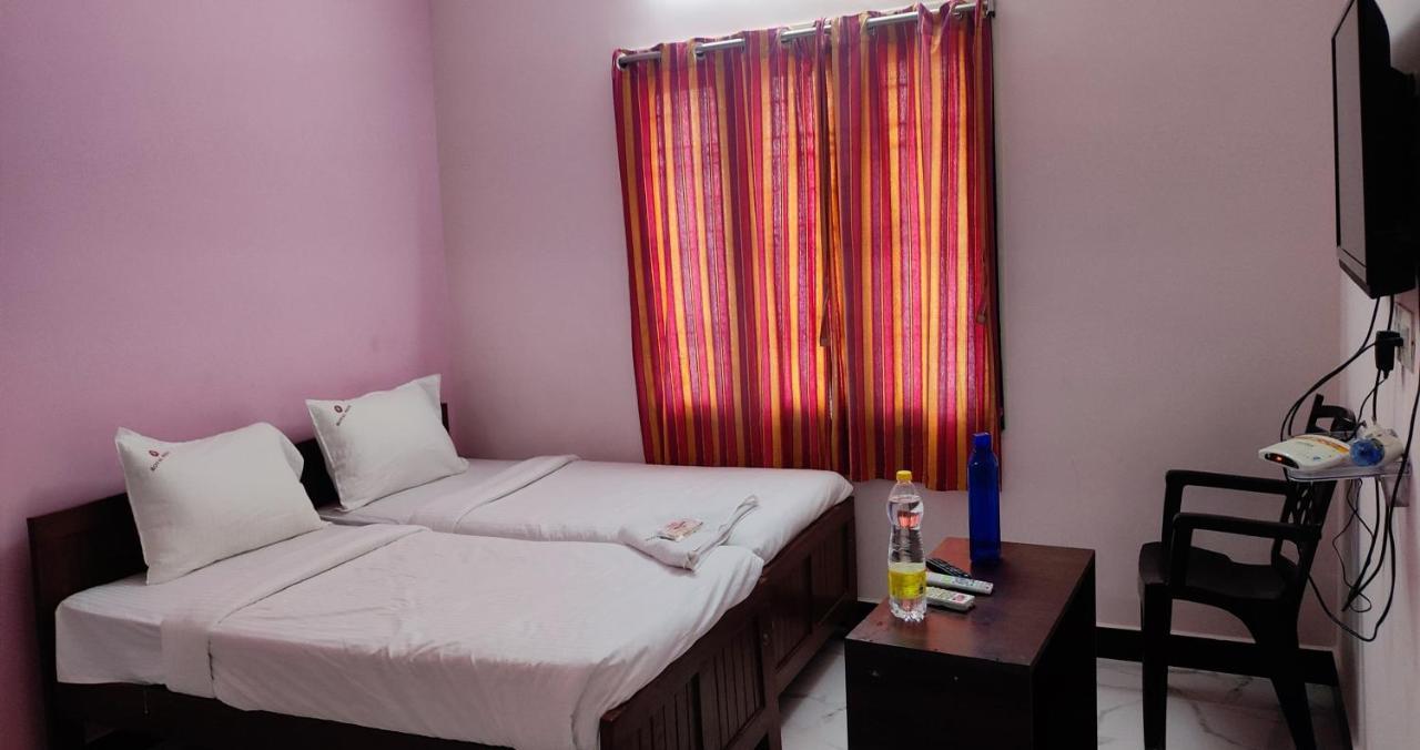 Pph Living Lakshmi Palace Tallākulam Dış mekan fotoğraf
